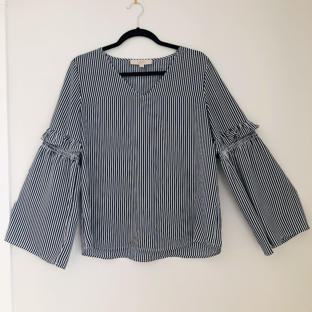 blue&white striped ruffle long sleeve top / size s